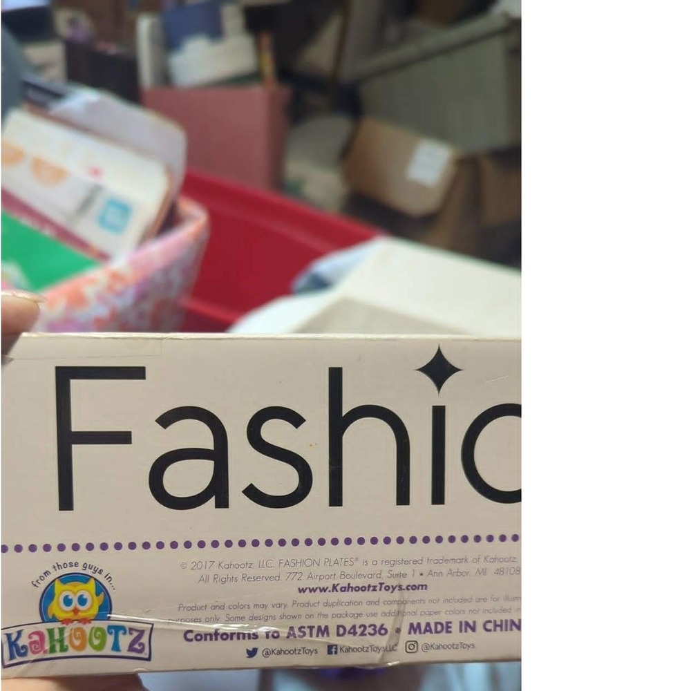 Kahootz Fashion Press by Fashion Plates Paper Fashion Maker Design Kit 2017 used - Picture 6 of 9